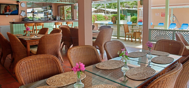 Courtyard Bistro at Worthing Court Apartment Hotels, Christ Church, Barbados